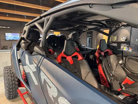 Maverick R MAX XRS SAS 2026 inkl. Ausstattung – Bild 13