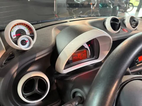 ForTwo fortwo cabrio electric drive / EQ – Bild 22