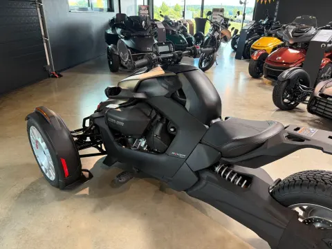 Ryker 900 ACE Rally 2026 Akrapovic 3J Garantie – Bild 18