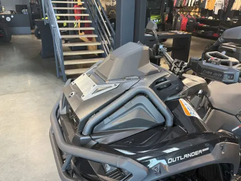 XMR Outlander MAX 6x6 Backcountry 1000R T 2026 – Bild 12